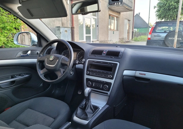 Skoda Octavia cena 30900 przebieg: 226000, rok produkcji 2010 z Pionki małe 781